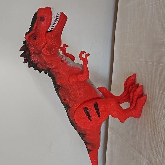 T-Rex Large Electric and Sound Dinosaur - Picture 2 of 8